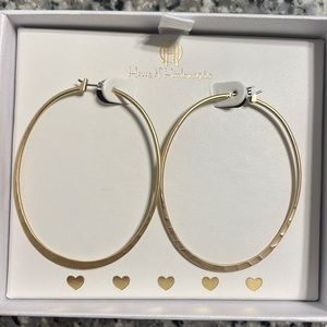 Gold oval hoop earrings